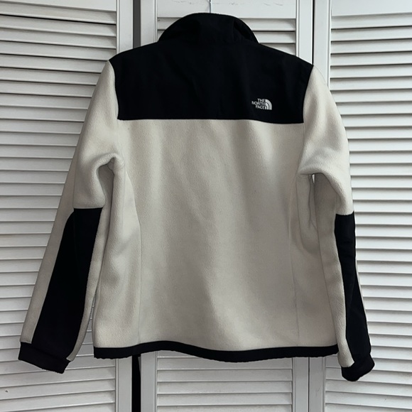 The North Face Women’s Denali jacket - Picture 7 of 11